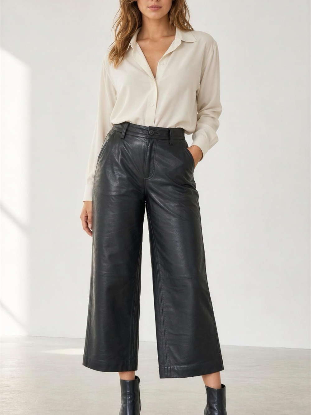 Black Leather women  Pants size 0